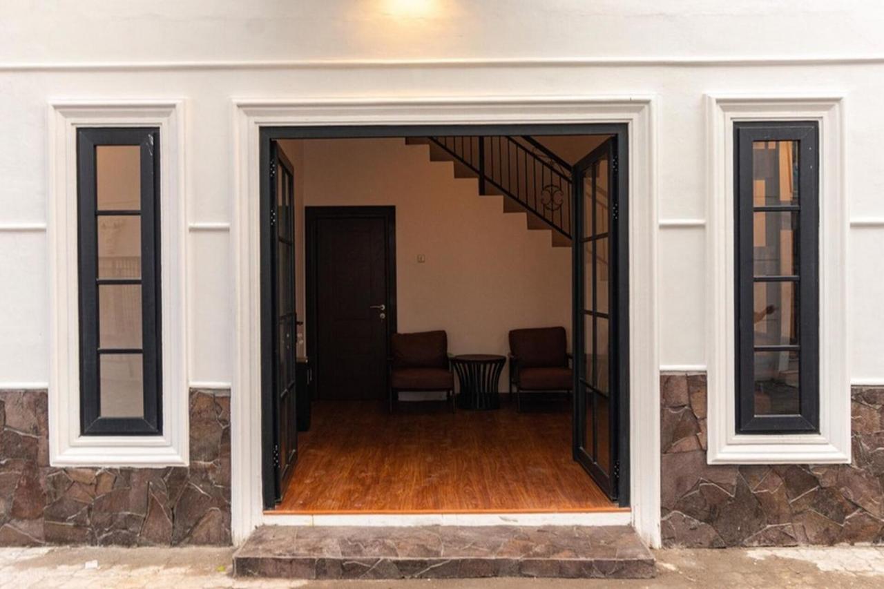 Hotel Reddoorz @ Binjai Esterno foto
