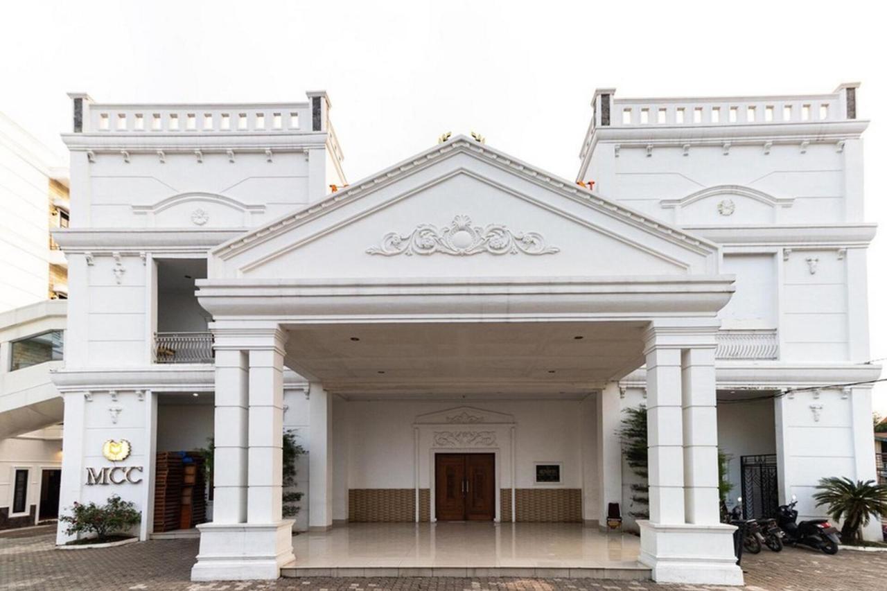 Hotel Reddoorz @ Binjai Esterno foto