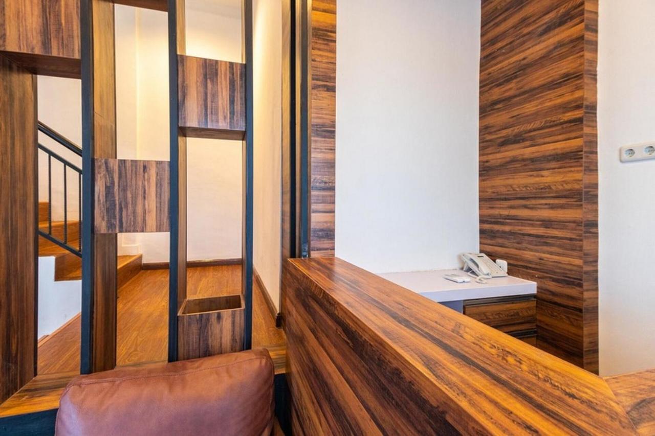 Hotel Reddoorz @ Binjai Esterno foto